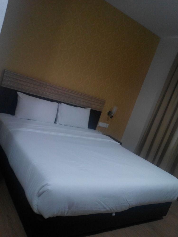 7 Heaven Boutique Hotel Pasir Gudang Extérieur photo