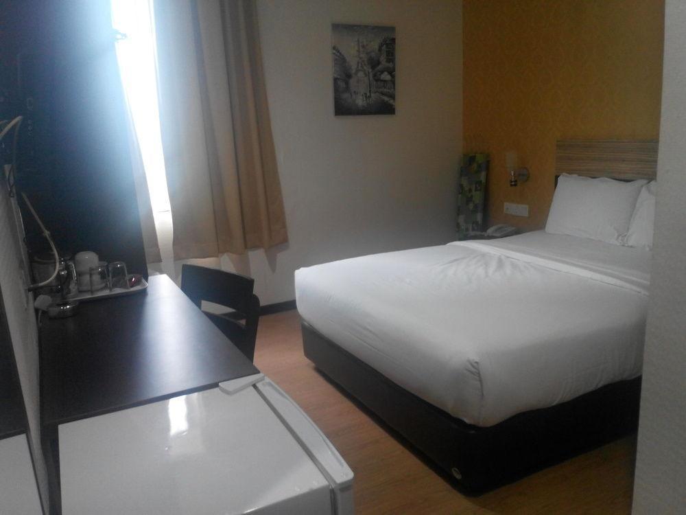 7 Heaven Boutique Hotel Pasir Gudang Extérieur photo