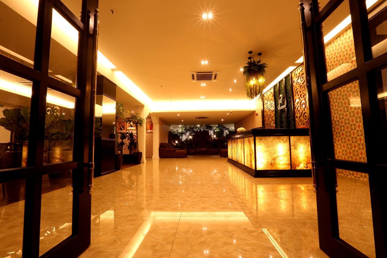 7 Heaven Boutique Hotel Pasir Gudang Extérieur photo